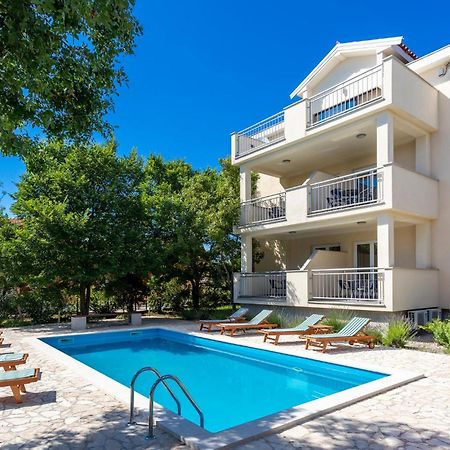 Beautiful Apartment In Pinezici With Wifi Exterior photo