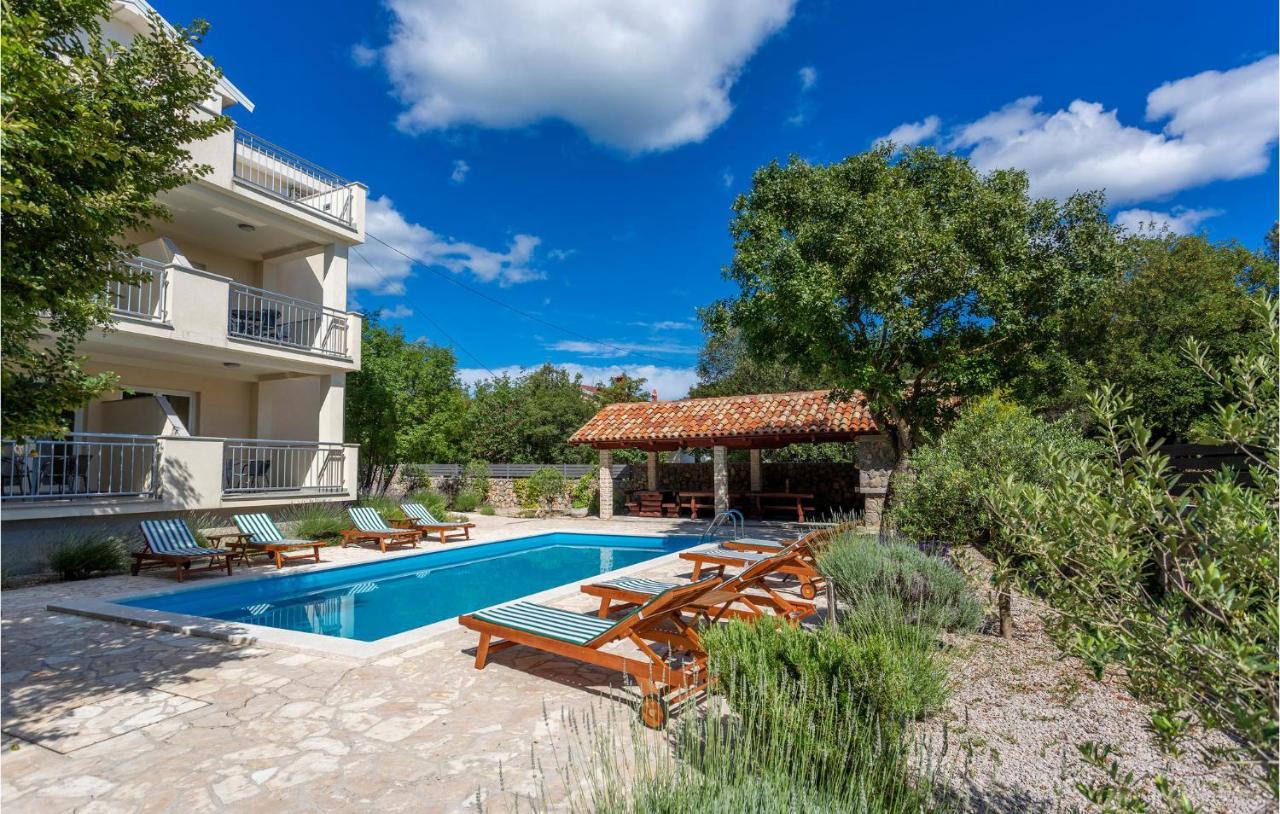 Beautiful Apartment In Pinezici With Wifi Exterior photo