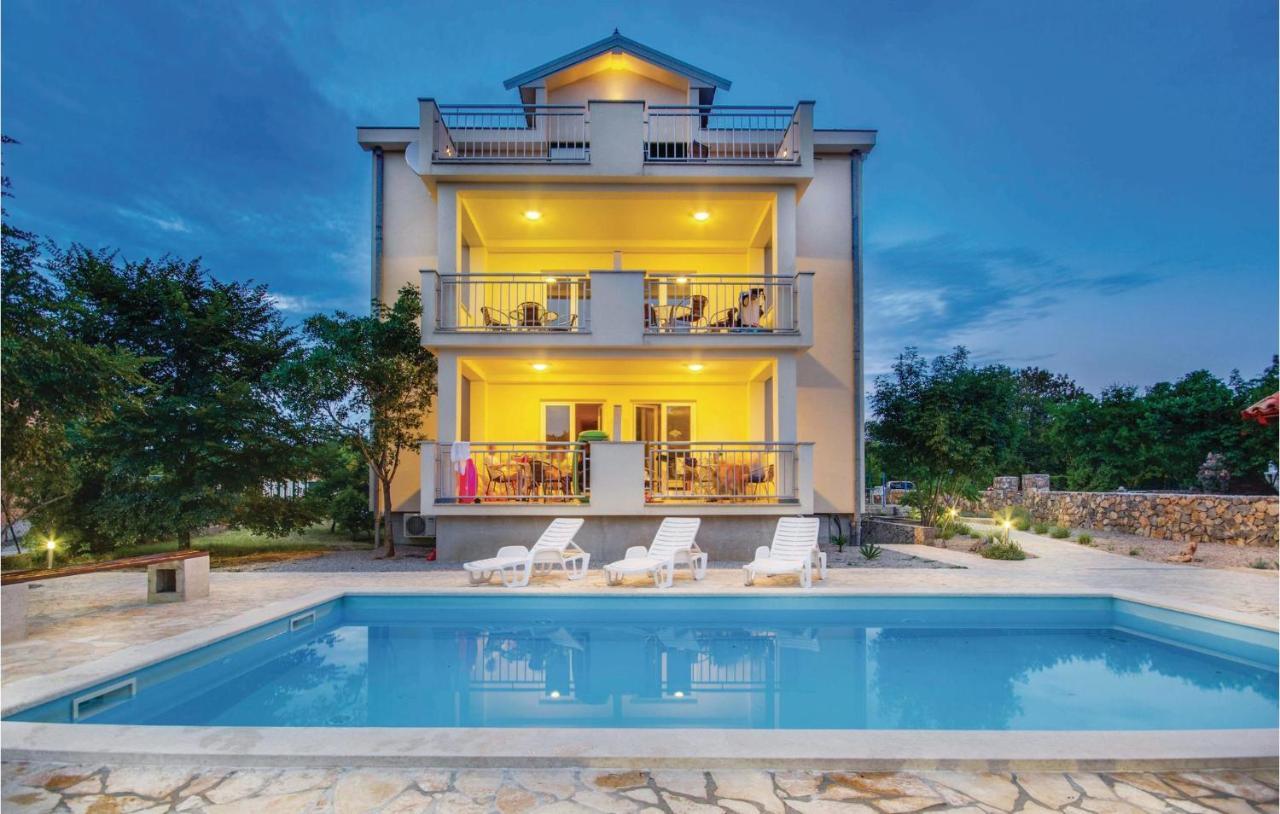 Beautiful Apartment In Pinezici With Wifi Exterior photo