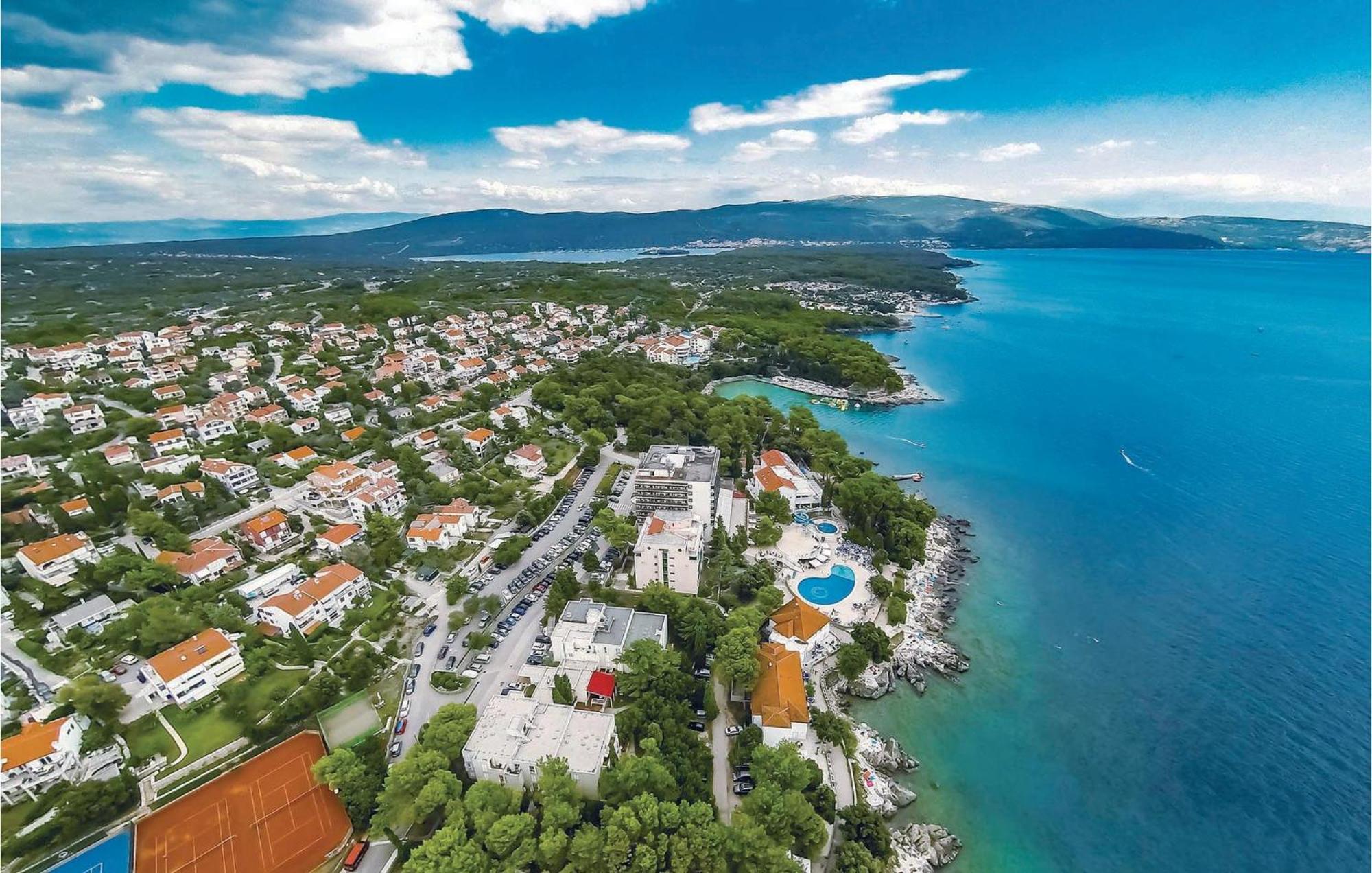 Beautiful Apartment In Pinezici With Wifi Exterior photo