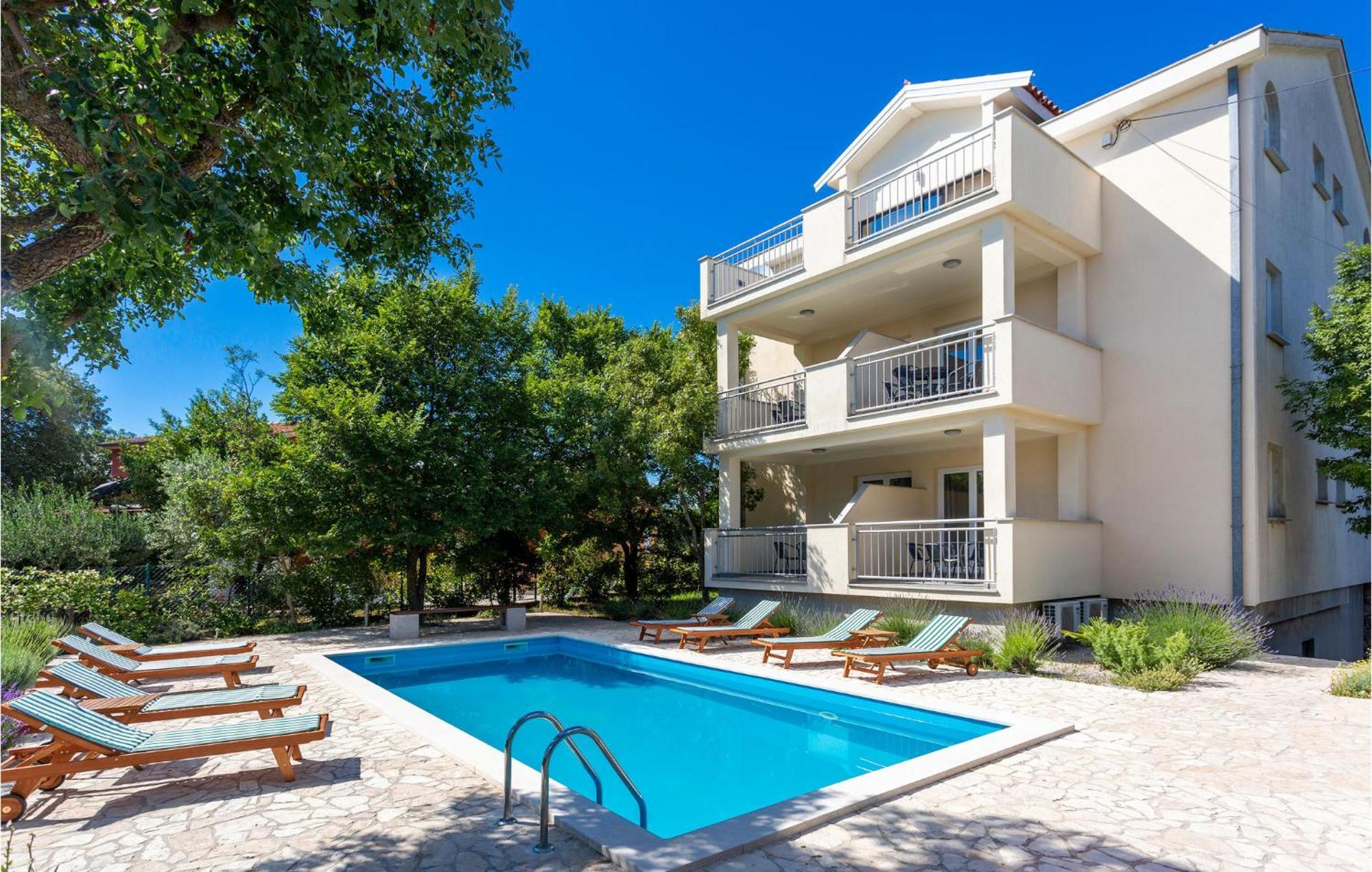 Beautiful Apartment In Pinezici With Wifi Exterior photo